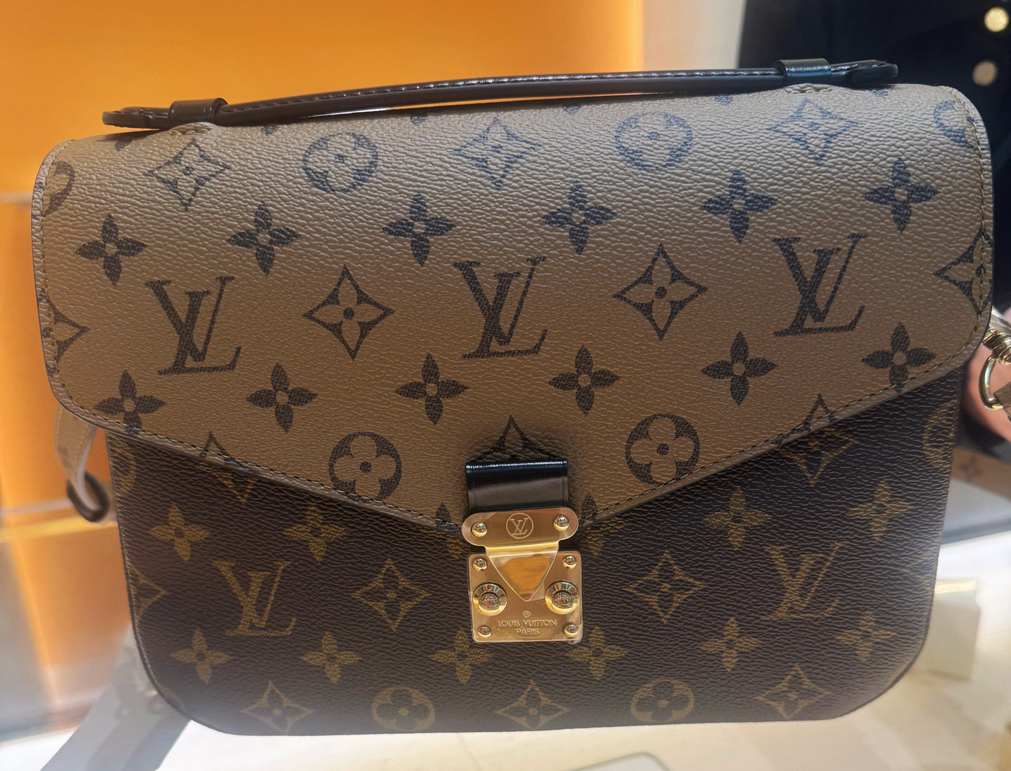 Louis Vuitton Métis Porchetta